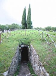 Etruskische Hgelgrber am Monte Calvario